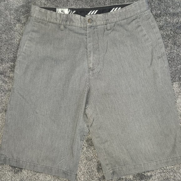 Volcom Stone Corpo Class collection Men's stylish shorts with 33" waist - Picture 1 of 12